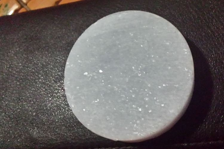 蒼蠅翅真的可以鑒別翡翠真假嗎？蒼蠅翅明顯的翡翠是不是不好？（8）