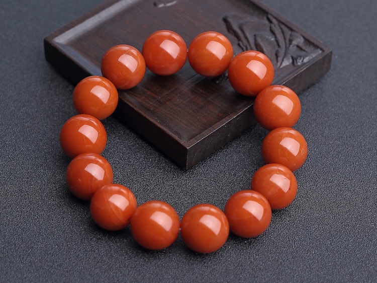 南紅瑪瑙手鏈價(jià)格行情，來玉雕名家這里什么都有！-玉雕名家