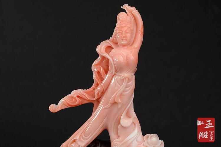 紅珊瑚美女雕件-玉雕名家