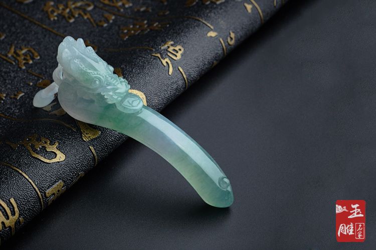 翡翠龍鉤-玉雕名家